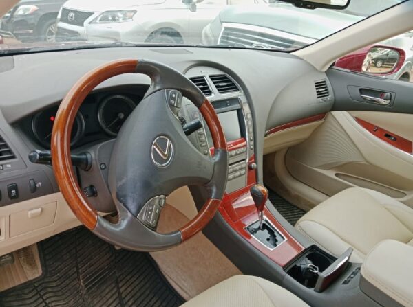 Lexus ES350 - Image 2